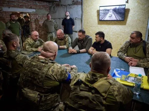 Зеленский посетил боевые бригады на Донецком направлении