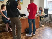 У Києві викрили схему незаконного переправлення чоловіків за кордон: підозрюються посадовці ВЛК