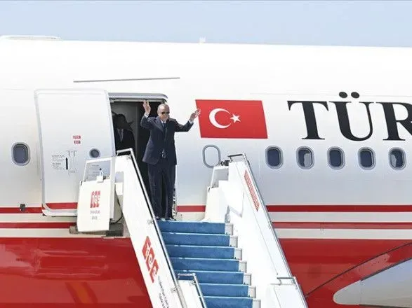 prezident-turechchini-erdogan-pribuv-do-rosiyi-na-peregovori-z-putinim