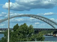 Миллионные убытки на закупке песка для строительства Подольского моста: еще одному чиновнику сообщили о подозрении