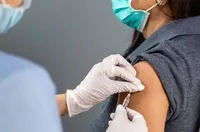 В один день можно вакцинироваться от гриппа и COVID-19 - Минздрав