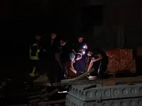 В Луцке мужчина залез на строительный кран и хотел покончить с собой