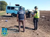 На Харківщині на ворожій вибухівці підірвався автомобіль: є загиблий та травмована