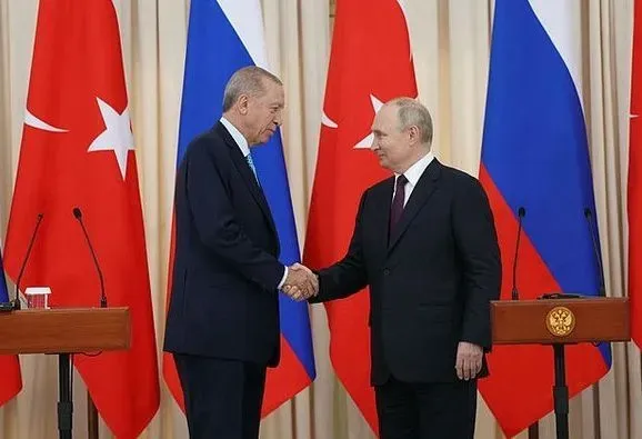 Турция и россия договорились с помощью Катара отправить российское зерно в Африку