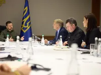 Зеленський зустрівся з послом Майклом Макфолом: обговорили санкції проти росії