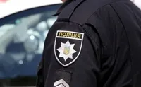 У Києві під час затримання озброєний чоловік поранив поліцейського