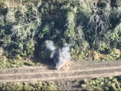 Під Соледаром українські воїни знищили нову порцію техніки окупантів з допомогою FPV-дронів