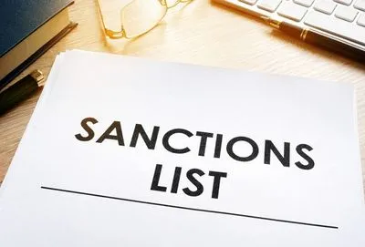 Продление санкций против рф: СМИ назвали имена россиян, с которых ЕС снял ограничения