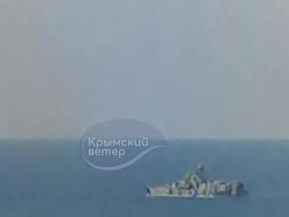 khochut-borotis-iz-ukrayinskimi-morskimi-dronami-okupanti-viveli-u-chorne-more-maliy-raketniy-korabel