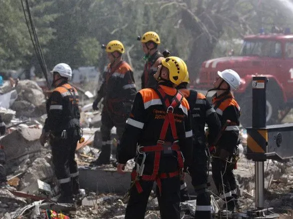 День спасателя: ликвидируют последствия российских обстрелов, вытаскивают людей из-под завалов