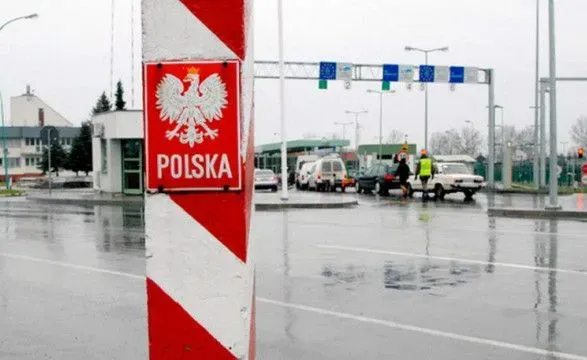 Польша запрещает въезд на свою территорию легковых автомобилей, зарегистрированных в россии