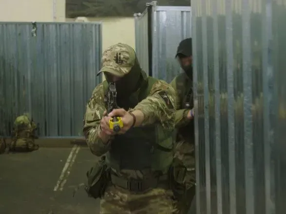 Почти 1000 украинских морских пехотинцев прошли десантную подготовку в Британии и возвращаются домой