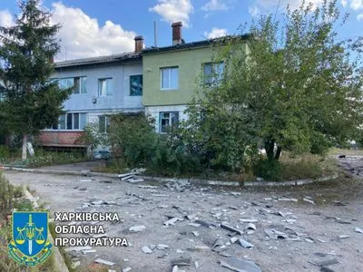 Окупанти влучили у багатоквартирний будинок на Харківщині