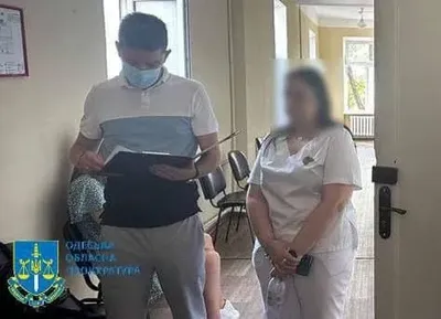 "Находили" у уклонистов туберкулез за 1500 долларов: в Одессе разоблачили главу врачебной комиссии и двух ее сообщников