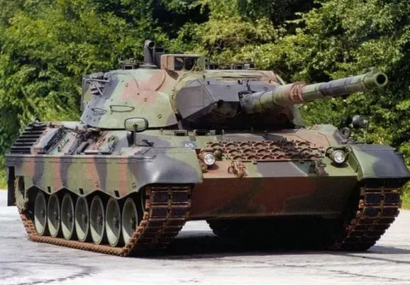 Украина не смогла принять старые немецкие танки Leopard из-за их технического состояния - СМИ