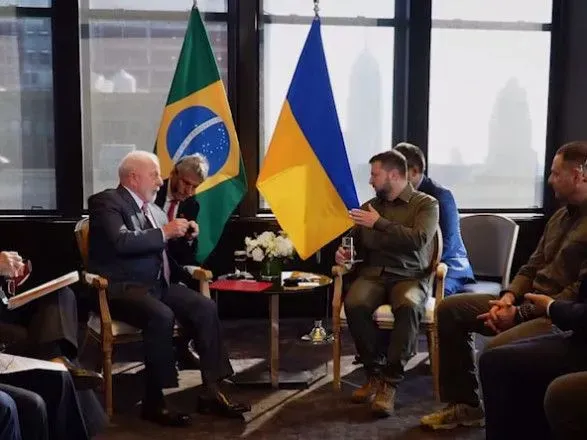 Зеленський зустрівся з президентом Бразилії Лулою да Сілвою