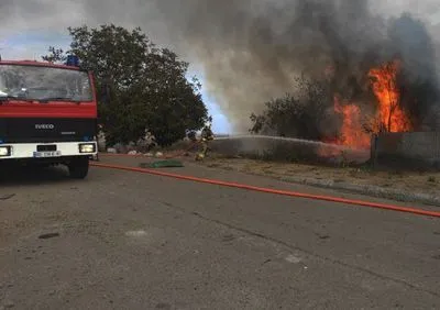 Ворожий обстріл Миколаївщини: вогнеборці ліквідували пожежу площею 500 м кв