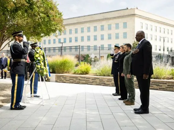 В Вашингтоне Зеленский почтил память жертв террористического акта 11 сентября 2001 года