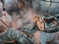 Спасатели показали последствия вражеской атаки на Киев
