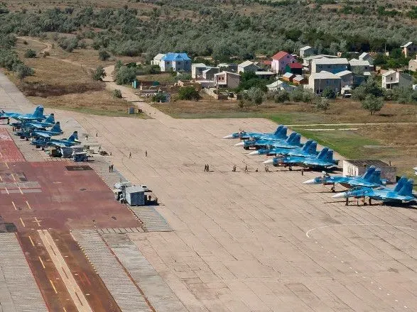 СБУ и ВМС нанесли масштабный удар по военному аэродрому "Саки" в Крыму - источники