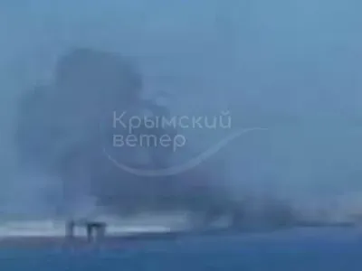 В Севастополі повідомляють про вибухи: над містом димова завіса