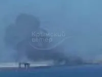В Севастополі повідомляють про вибухи: над містом димова завіса