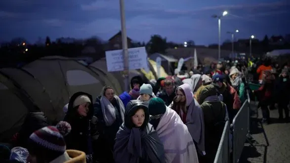 Сегодня Всемирный день мигрантов и беженцев: сколько украинцев были вынуждены бежать от войны, миротворческие инициативы Ватикана
