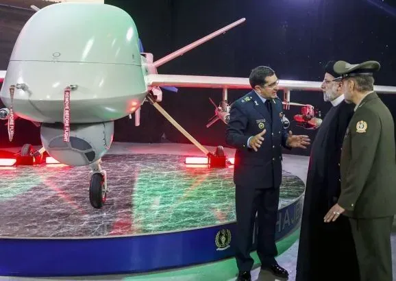 iran-predstaviv-bezpilotnik-z-robochim-diapazonom-2000-km