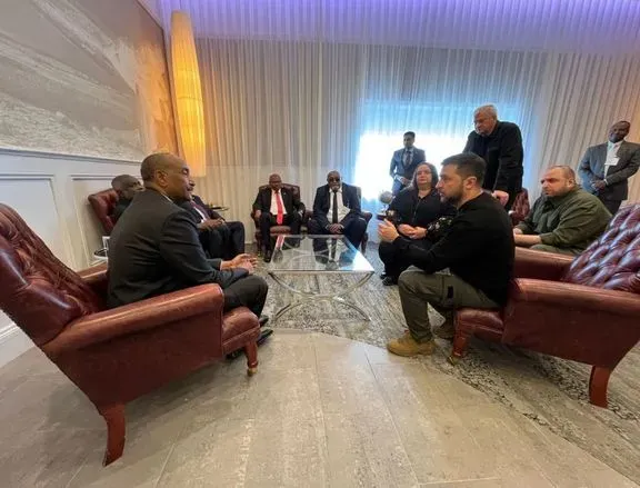 Незапланована зустріч президента України з Головою Суверенної Ради Судану в аеропорту: про що говорили