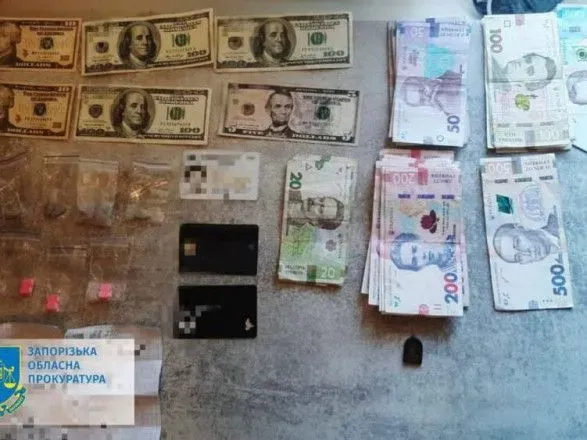 Ежемесячно почти 3 млн гривен: в Запорожье разоблачена группа наркоторговцев
