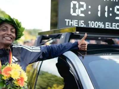 Ефіопська бігунка оновила світовий рекорд марафону