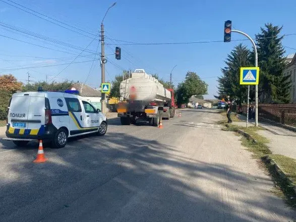 На Київщині вантажівка наїхала на 9-річного хлопчика: дитину госпіталізували