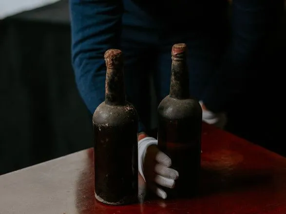 Самый старый виски мира выставят на аукцион в Великобритании: сколько стоит бутылка