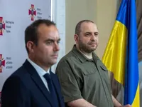 Зброя, військово-технічні проєкти та підготовка воїнів ЗСУ: Умєров і Лекорню обговорили подальшу оборонну співпрацю