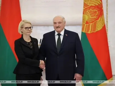 Посол Угорщини вручила вірчі грамоти білоруському диктатору лукашенку: чому це важливо