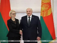 Посол Угорщини вручила вірчі грамоти білоруському диктатору лукашенку: чому це важливо