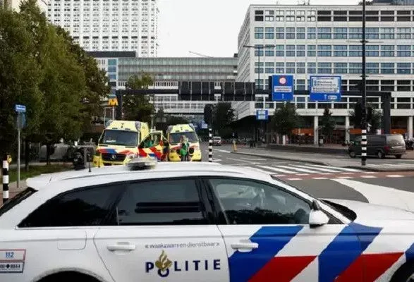 В Роттердаме мужчина устроил стрельбу в квартире, а затем в медицинском центре: есть жертвы