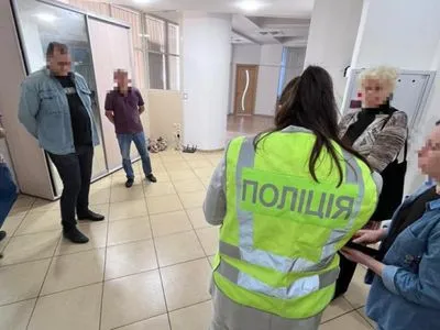 Розтрата коштів на будівництві метро на Виноградар: в офісах Київметробуду провели обшуки