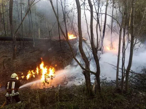Прорыв нефтепровода на Франковщине: спасатели ликвидировали пожар, пострадали шесть человек