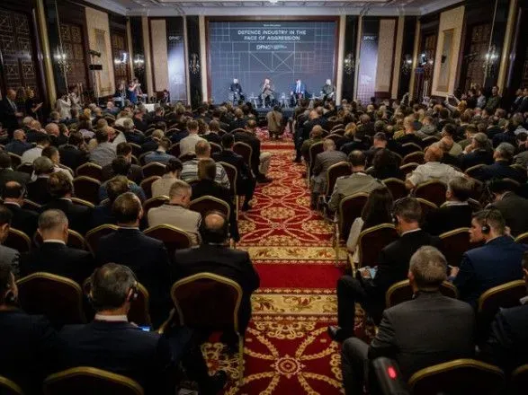 Форум оборонных индустрий: украинские компании подписали 20 соглашений и меморандумов с иностранными партнерами