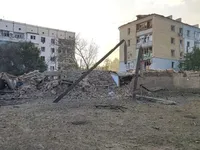 Российские оккупанты сбросили две управляемые авиабомбы на жилые дома в Бериславе
