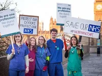 У Великій Британії молодший лікарський персонал влаштовує страйк: збій в роботі клінік триватиме три доби
