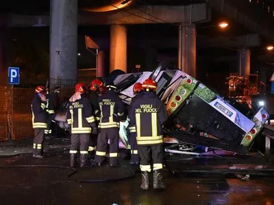 У Венеції автобус перекинувся та впав з мосту: 21 людина загинула, серед них українці
