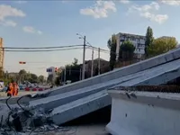 Обрушение конструкций Дегтяревского моста в столице: открыто еще одно производство, эксперты осмотрели место происшествия