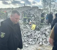 Дістали з-під завалів понад 50 людей: у поліції показали відео із місця трагедії у селі Гроза