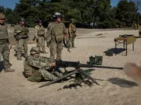 США готують новий пакет військової допомоги для України, про який оголосять наступного тижня – Reuters