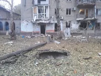 росіяни вранці вдарили по центру Херсона: влучили у житлові будинки