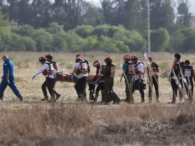 Волонтеры, которые искали тела погибших на музыкальном фестивале в Израиле, попали под обстрел