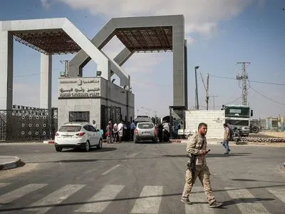Бомбардування зазнав район прикордонного переходу між Газою та Єгиптом - Reuters