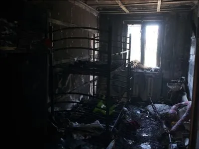 В Донецкой области женщину с тремя детьми спасли от пожара соседи
